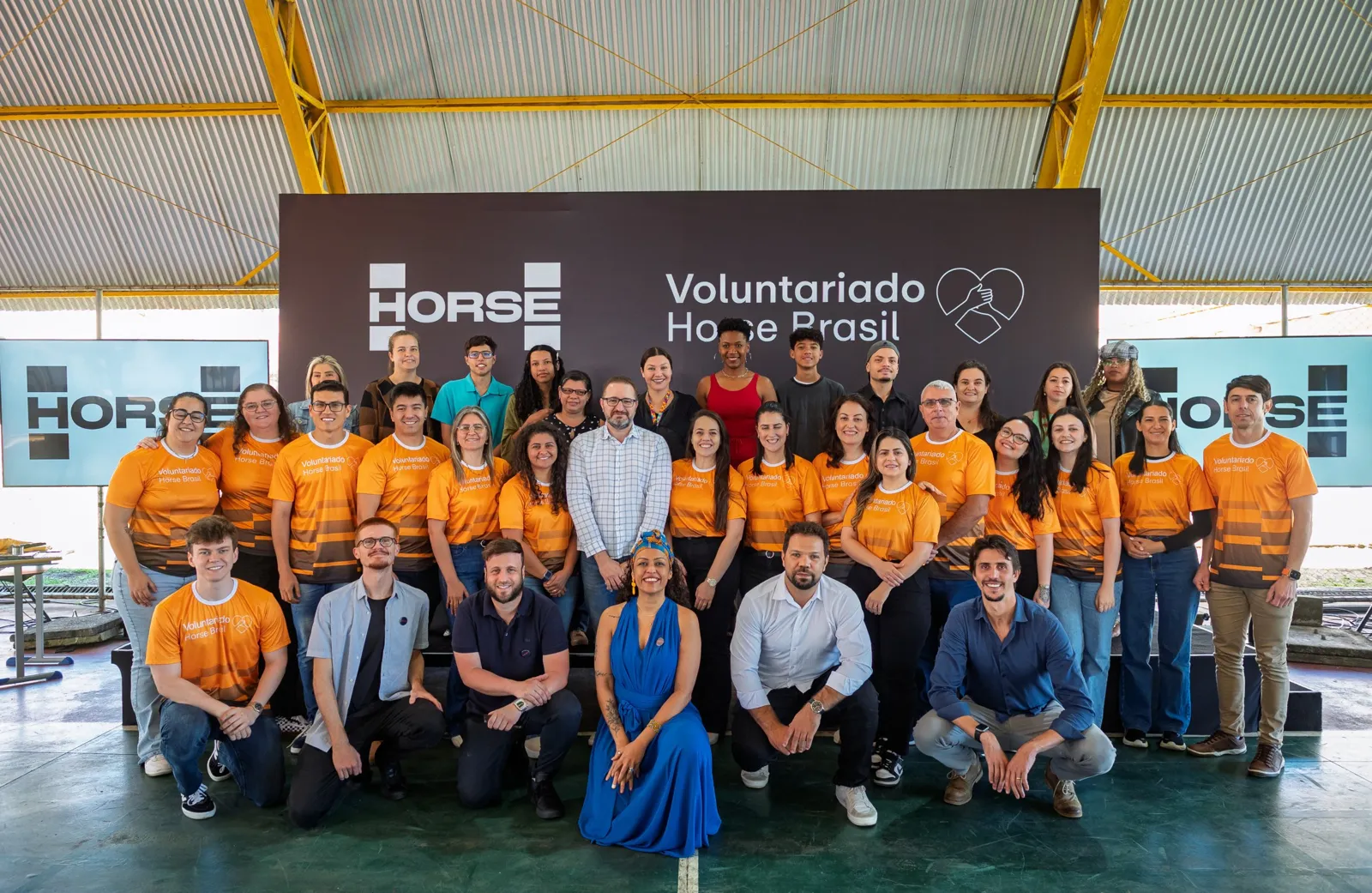 Equipe do Voluntariado Horse Brasil com a Paresi